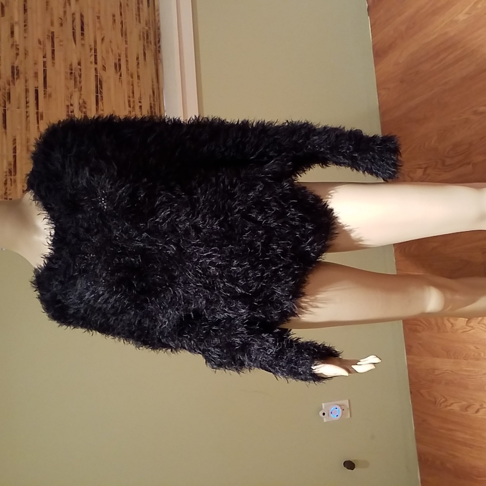 Double Zero Black Eyelash Sweater Pointed Front And Back Size L